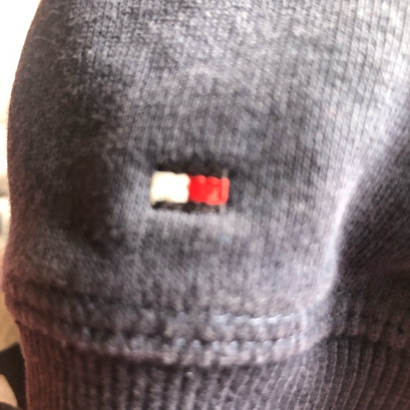 TOMMY HILFIGER BOYS LONG SLEEVES ZIP UP HOODIE IN RED BLUE AND GRAY SIZE M 12/14 - Picture 6 of 11